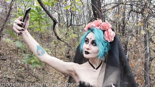 Halloween Cosplayes lány hátsó bejáratba dugva
