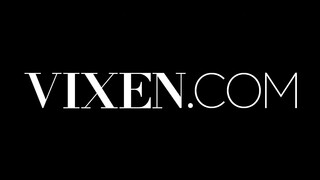 Red Fox és Jia Lissa kipróbálják hármasban