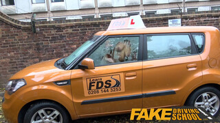 Fake Driving School - bögyös fitness kiscsaj alaposan kúr