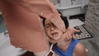 Brazzers - Kiki Daniels muffját az óriás faszú doki döngeti
