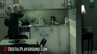 Digitalplayground - Riley Steele a méretes cickós világos szőke hölgyemény