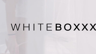 WHITEBOXXX - Tina Kay popsijába betolják