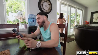 BANGBROS - Crystal Chase a nagy keblű latin amerikai hölgyemény