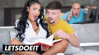 Kezdő angolos nőci popóban profi a LetsDoeIt csatornán